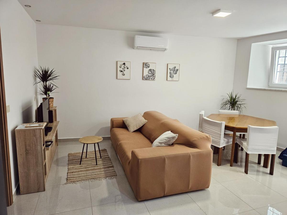 Apartment Gaja, Capodistria Esterno foto